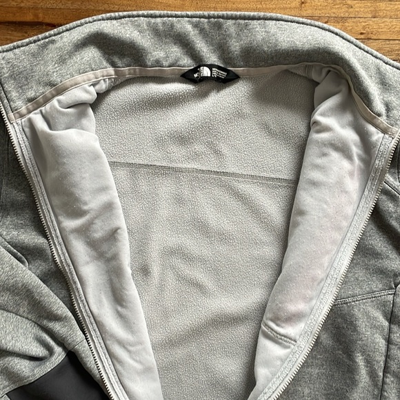 The North Face Fleece Jacket - Gray with Orange accents - EUC - Large - Picture 3 of 6